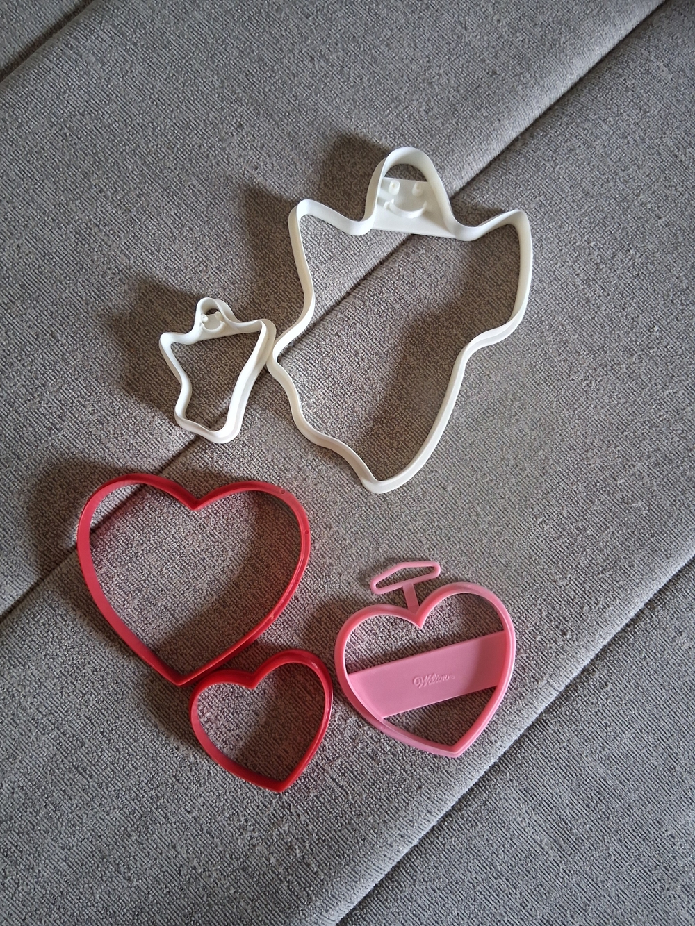 Wilton Red & Pink Heart and White Ghost Cookie Cutter Set